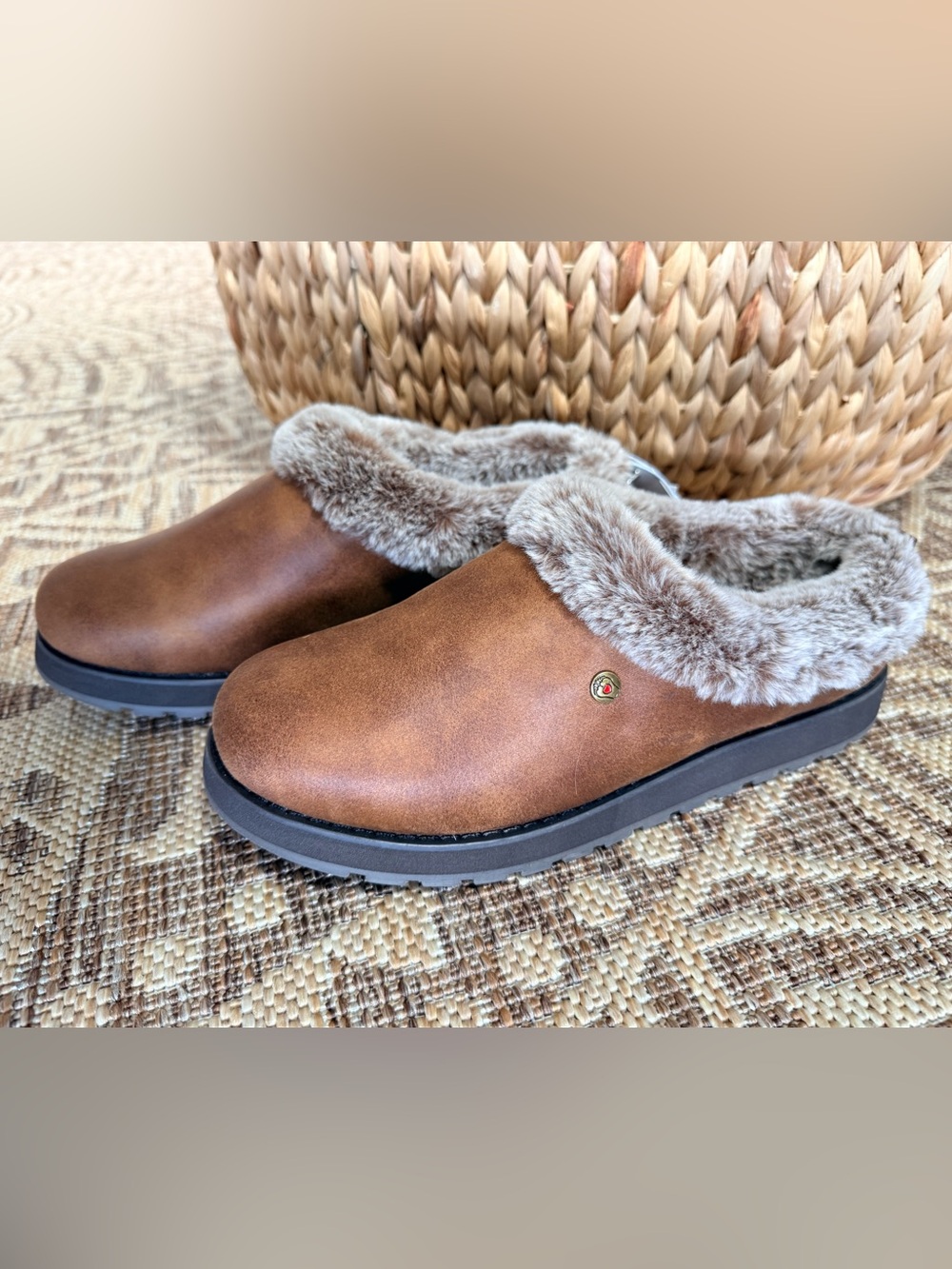 NWT Skechers Womens Sz 9 Bobs Keepsakes Lite Slippers Cozy Blend Chestnut Brown